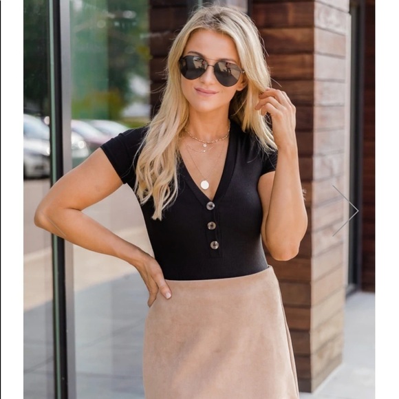 NWT Pink Lily Listen To Your Heart Black Bodysuit - Picture 1 of 6